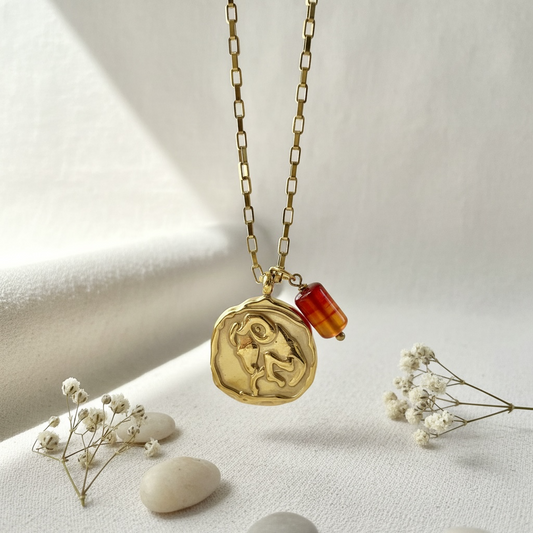 Sternzeichenkette Widder mit Karneol – 18K vergoldeter Edelstahl